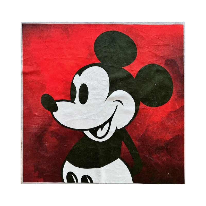 Carré velours : Mickey "Steamboat Willie" fond fouge